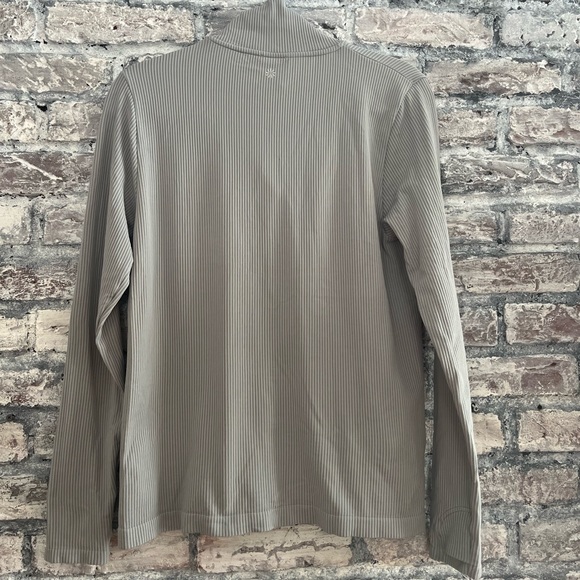 Athleta Flurry Seamless Henley Women's Light Gray Snap-Up Long Sleeve Top🔥NWOT - Picture 8 of 12